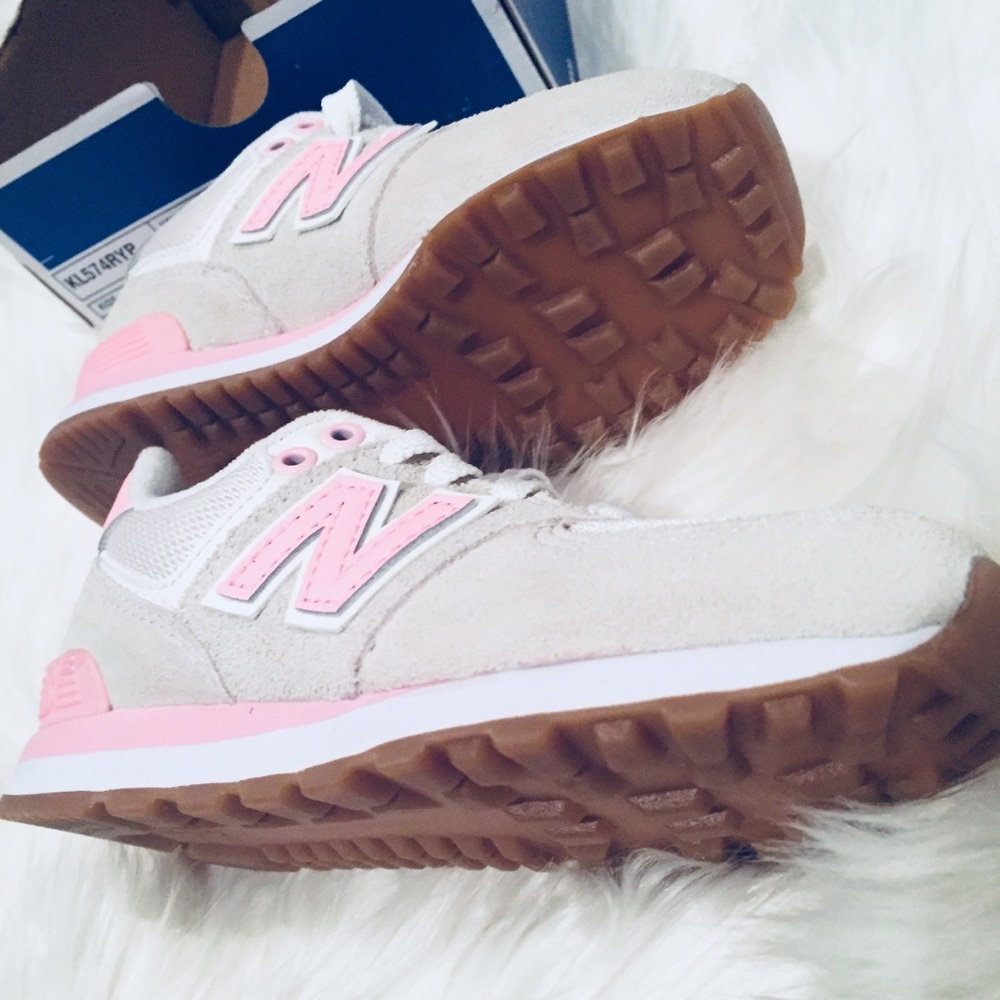 New!! Last one Size 11💕💕New Balance 574 Kids - Picture 6 of 6